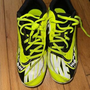 Nike Kids Yellow and Black Sports Shoes